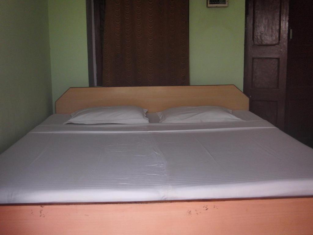Shivakashi Guest House Варанасі Номер фото